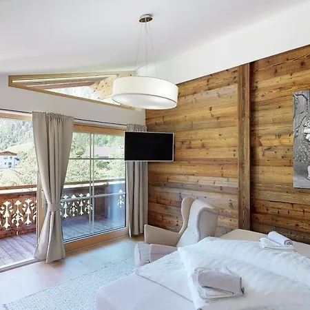 Da Zillertaler Und Geigerin * Mayrhofen