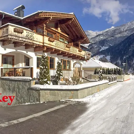 Apartment Da Zillertaler Und Geigerin Mayrhofen
